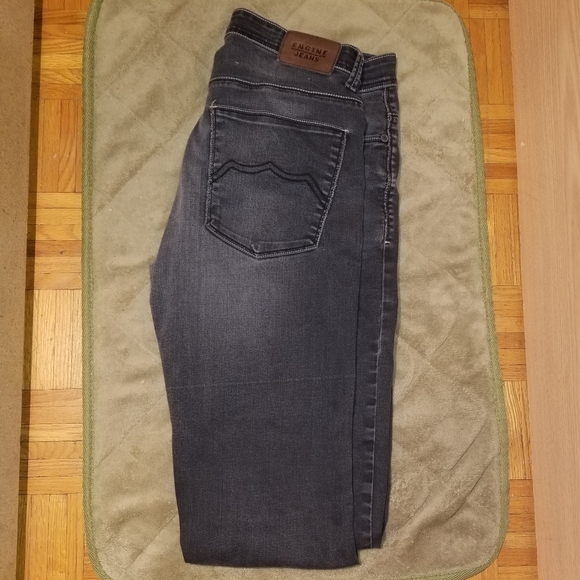 Wmns ENGINE JEANS Black Distressed Jeans (Size 32) - Picture 4 of 7